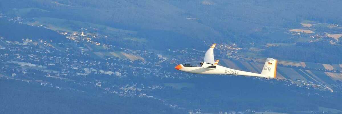 Flugwegposition um 16:23:59: Aufgenommen in der Nähe von Gemeinde Schrattenbach, 2733, Österreich in 1779 Meter